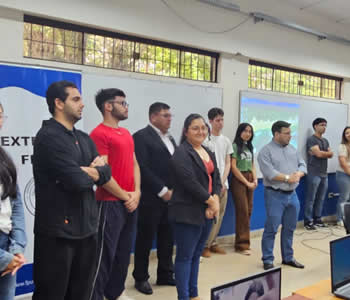 Alumnos del Colegio Profesor Atanasio Riera participando en el taller