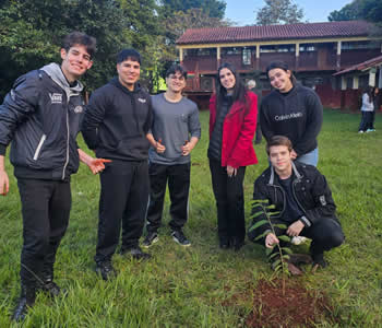 Actividad de concienciación ambiental con participación estudiantil