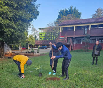 Alumnos del turno tarde del Colegio Bernardino Caballero